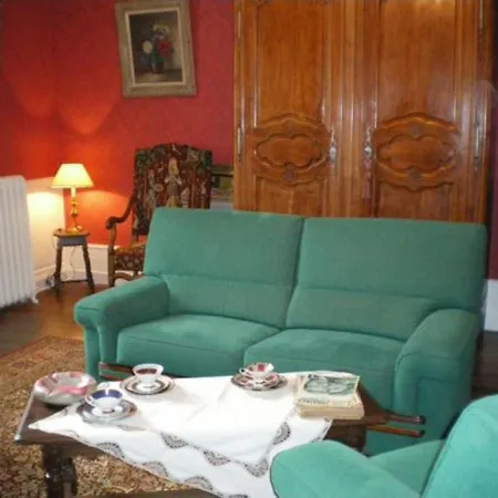 Le Chateau De Mouzay Holiday home