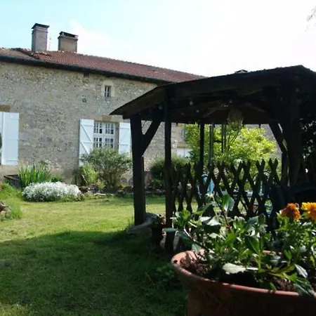 Le Chateau De Mouzay Autrecourt-sur-Aire