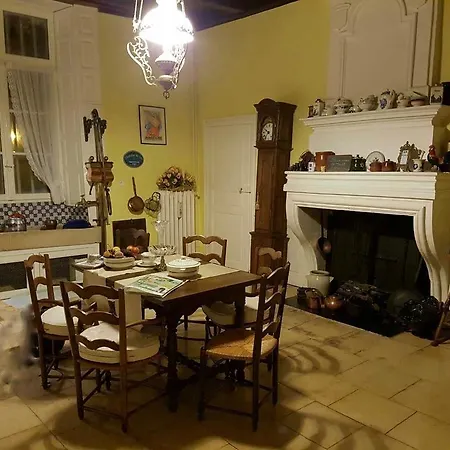 Le Chateau De Mouzay Holiday home